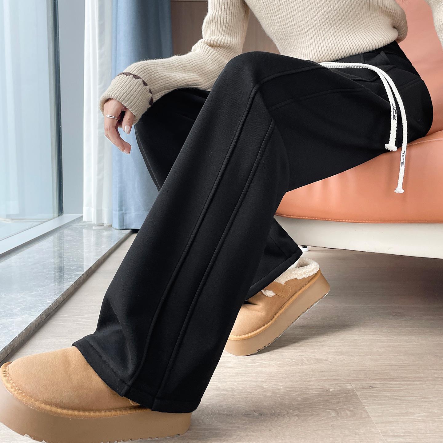 Женские спортивные брюки с высокой посадкой, драпирующиеся, облегающего кроя - издание весна/осень 2025 2XL
Женские спортивные брюки с высокой посадкой, драпирующиеся, облегающего кроя - издание весна/осень 2025 2XL