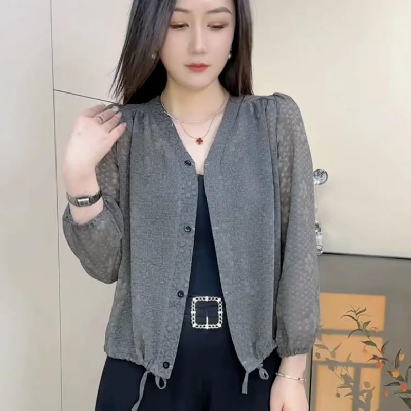 Women s Light Pink Sheer V-Neck Button Down Cardigan Long Sleeve Casual Sun Protection Top with Drawstring Hem XL сірий колір
Women s Light Pink Sheer V-Neck Button Down Cardigan Long Sleeve Casual Sun Protection Top with Drawstring Hem XL сірий колір