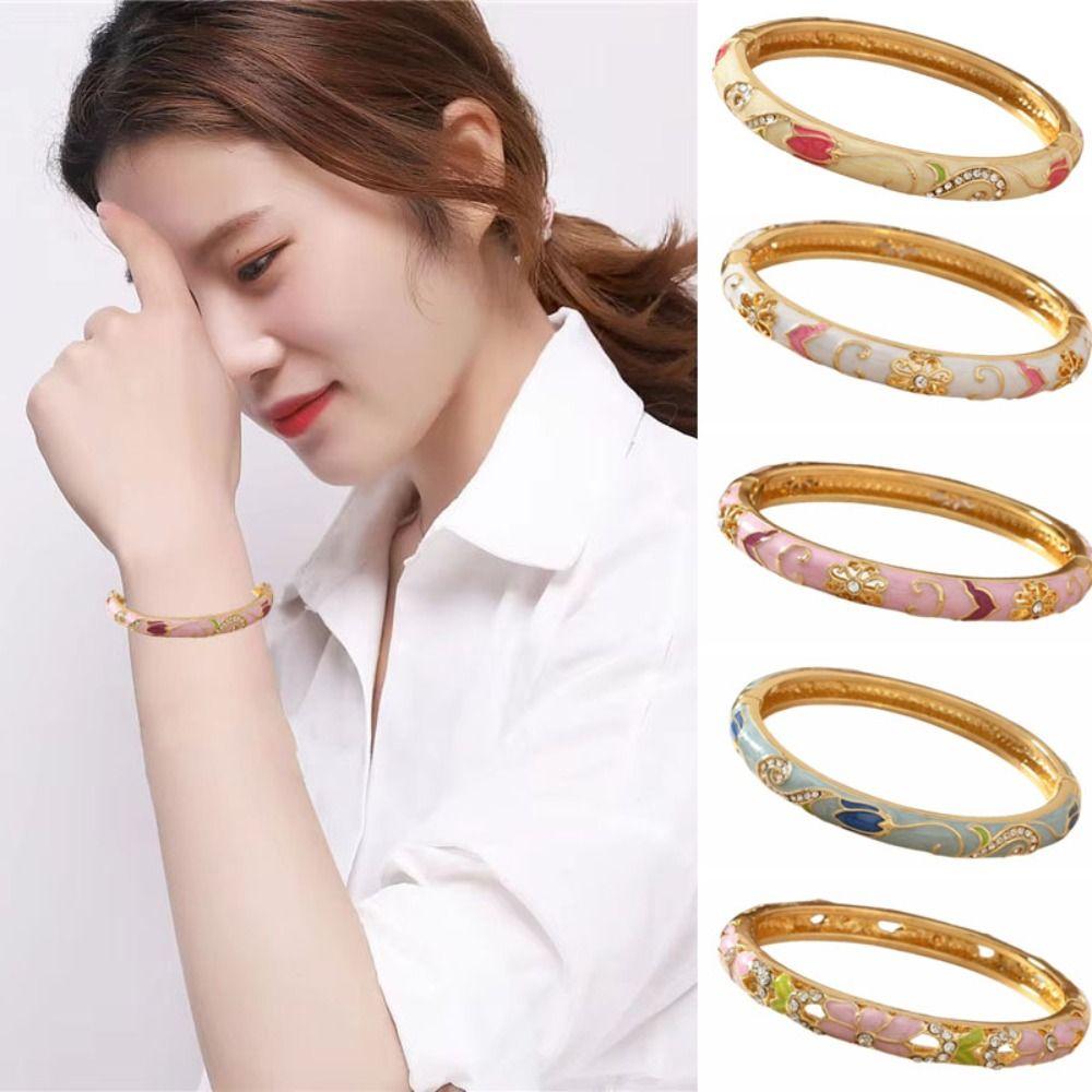 Chinese Style Vintage Cloisonne Bangle Enamel Women s Hand Bracelet Jewelry Gifts Style 8
Chinese Style Vintage Cloisonne Bangle Enamel Women s Hand Bracelet Jewelry Gifts Style 8