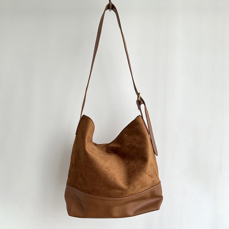 Early Autumn New Retro Bucket Bag Suede Large Capacity Bag Daily Commuting Shoulder Crossbody Bag Women s Bag коричневий
Early Autumn New Retro Bucket Bag Suede Large Capacity Bag Daily Commuting Shoulder Crossbody Bag Women s Bag коричневий