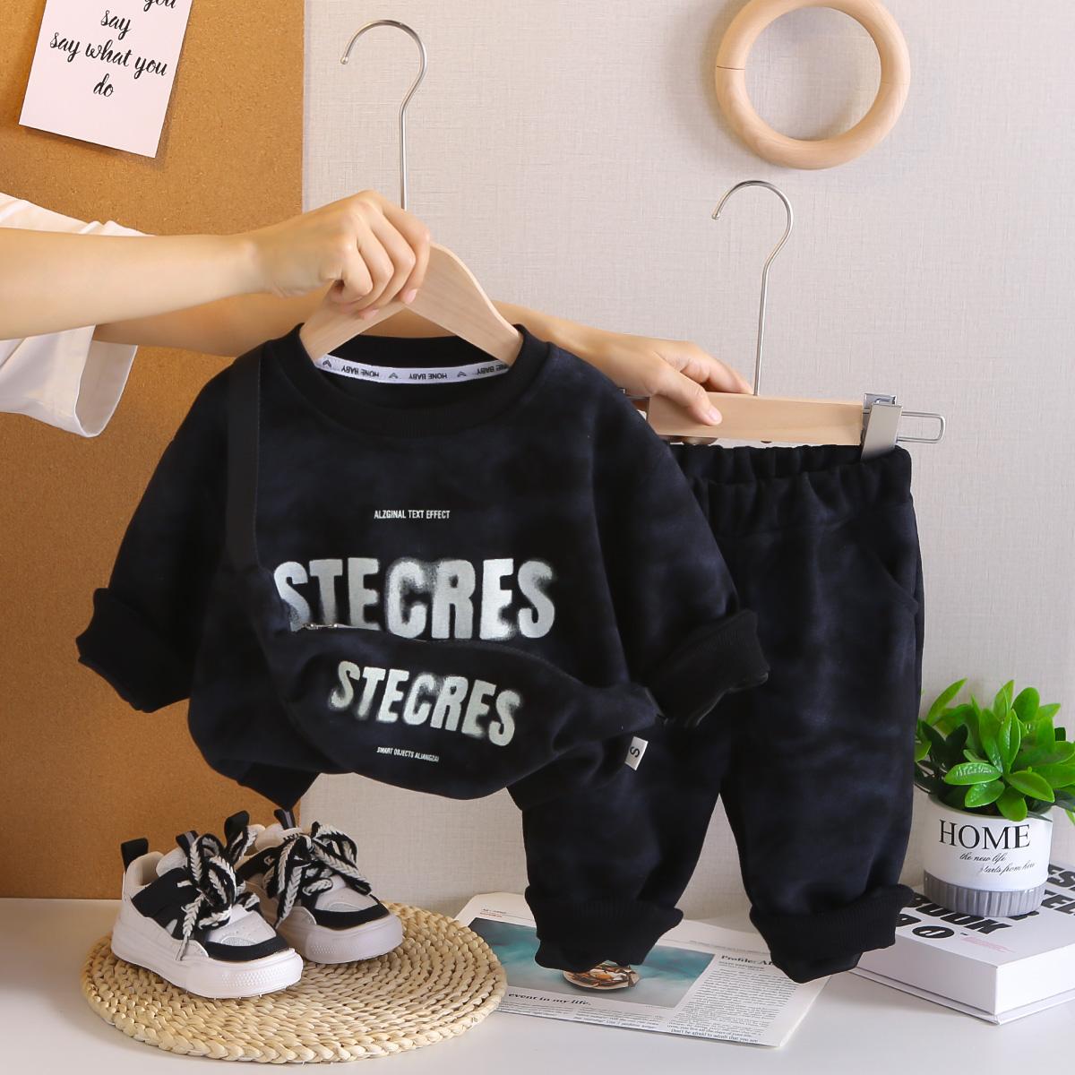 Boys autumn letter hoodie set, Korean version children s stylish top casual pants two-piece set, baby s children s clothing S
Boys autumn letter hoodie set, Korean version children s stylish top casual pants two-piece set, baby s children s clothing S