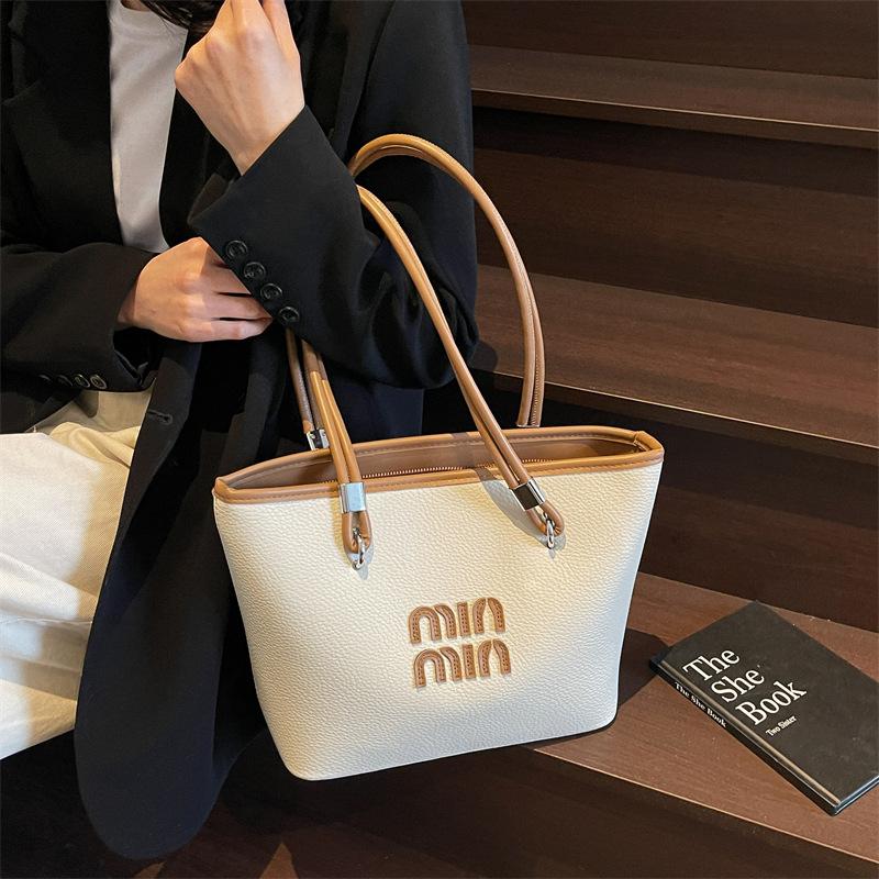 Сумка большой вместимости Женская новая сумка через плечо Женская портативная сумка-тоут белый
Сумка большой вместимости Женская новая сумка через плечо Женская портативная сумка-тоут белый