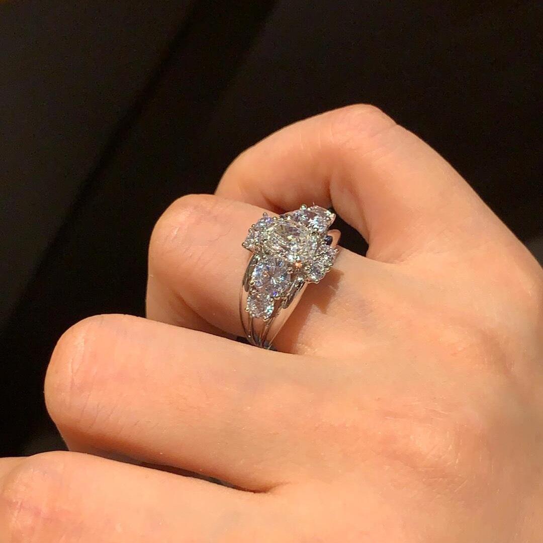 925 Sterling Silver Jewelry 18K Gold Plated Luxury Crystal Cross Rings for Women Wedding Party Jewelry Friend Gift серебряный
925 Sterling Silver Jewelry 18K Gold Plated Luxury Crystal Cross Rings for Women Wedding Party Jewelry Friend Gift серебряный