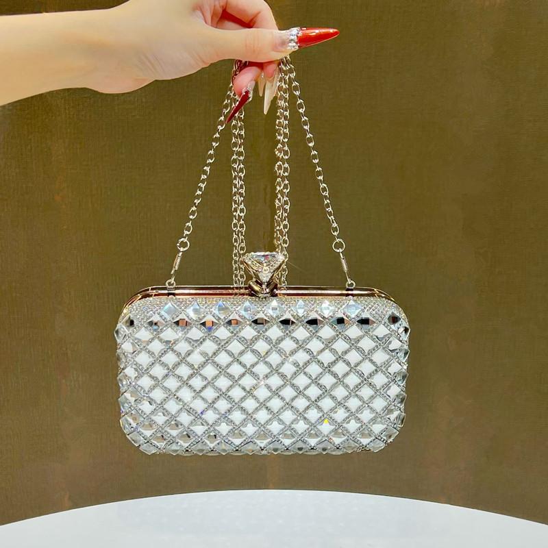 Luxury Classical Women Blingbling Rhinestone Evening Clutch Bag Fashion Design Wedding Party Shiny Diamond Handbag Crossbody Bag
Luxury Classical Women Blingbling Rhinestone Evening Clutch Bag Fashion Design Wedding Party Shiny Diamond Handbag Crossbody Bag