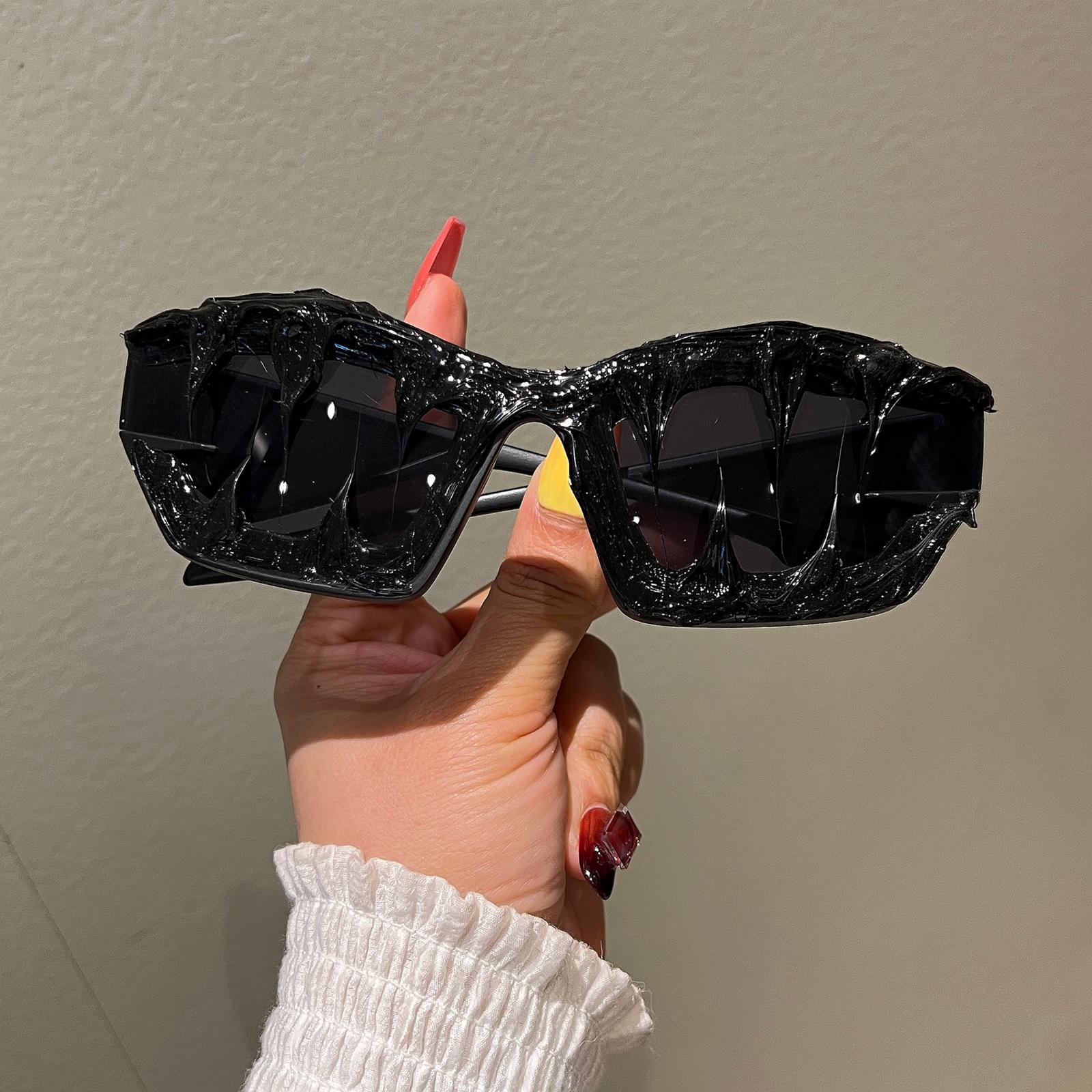Handmade Spiked Sunglasses 2025 Trendy Vintage Futuristic Desinger Goggles Glasses Men and Women Hip-hop Cosplay Party Eyewear
Handmade Spiked Sunglasses 2025 Trendy Vintage Futuristic Desinger Goggles Glasses Men and Women Hip-hop Cosplay Party Eyewear
