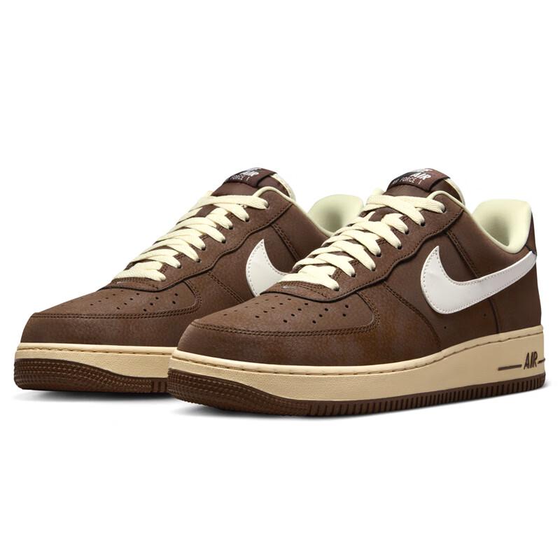 Nike Men s Air Force 1 Sneakers 43
Nike Men s Air Force 1 Sneakers 43