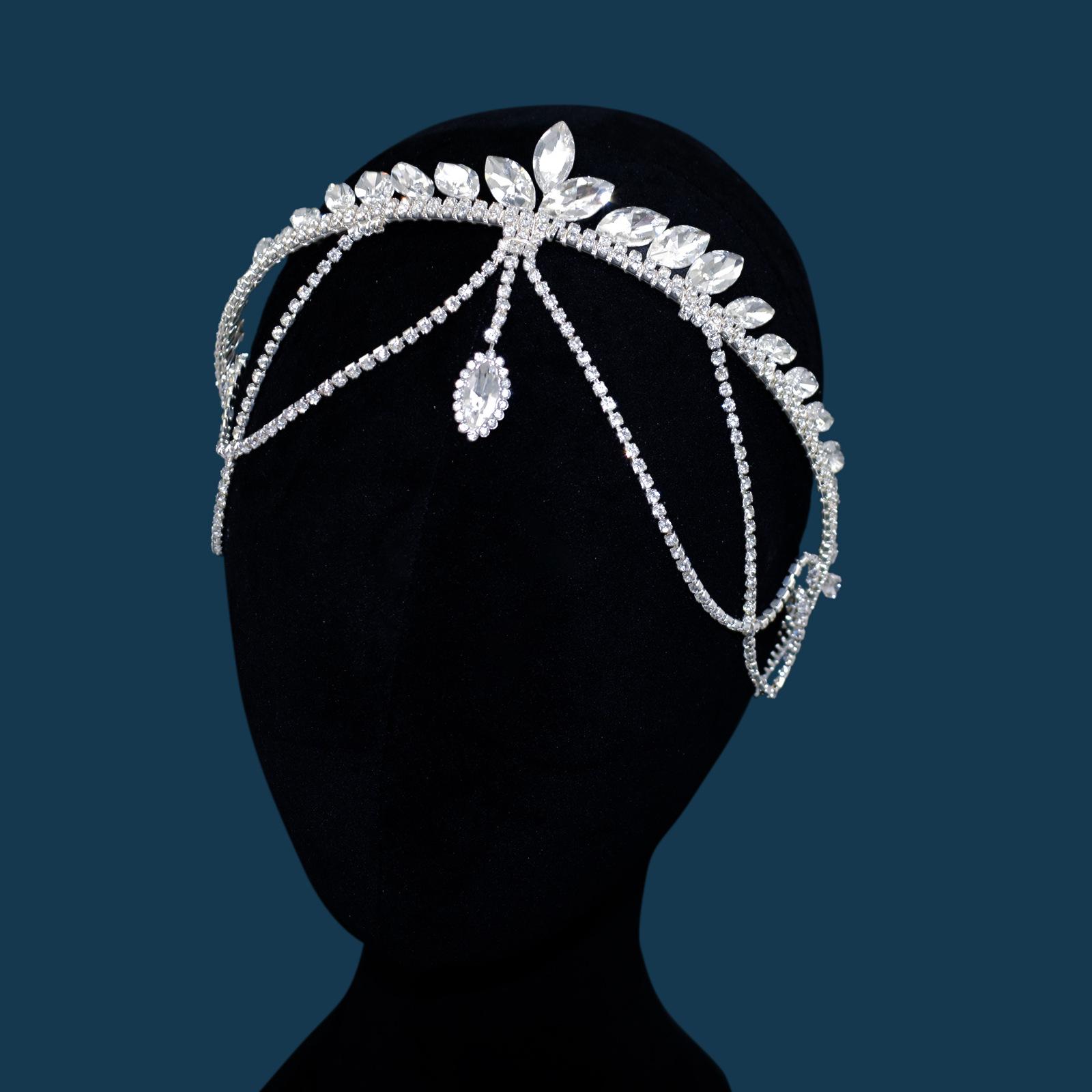 Ручная работа Тиара с кристаллами и кисточкой для свадебных причесок (DZ051) серебряный
Ручная работа Тиара с кристаллами и кисточкой для свадебных причесок (DZ051) серебряный