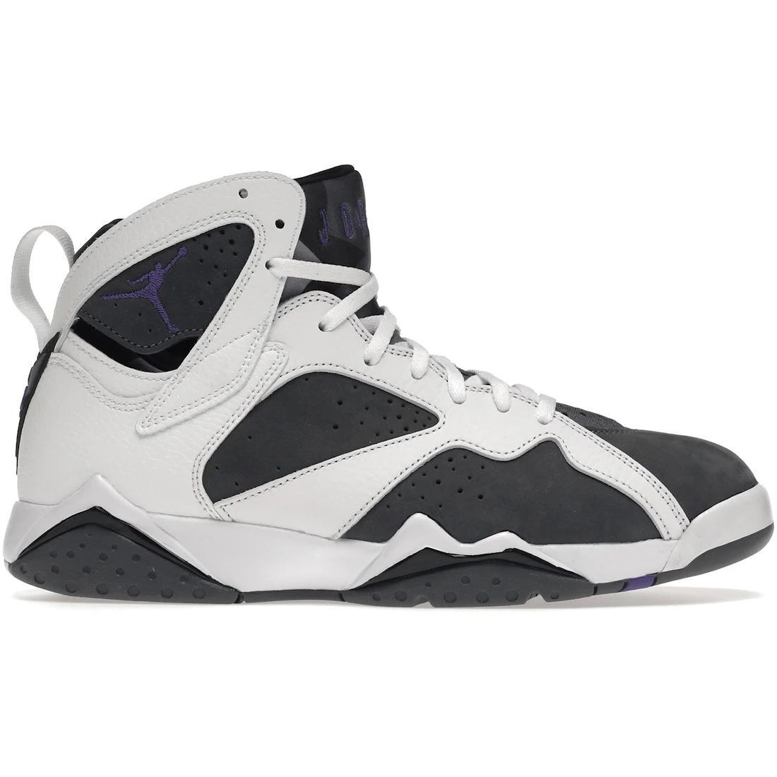 Кросівки Jordan 7 Retro Flint (2021 рік)(CU9307-100) 38
Кросівки Jordan 7 Retro Flint (2021 рік)(CU9307-100) 38