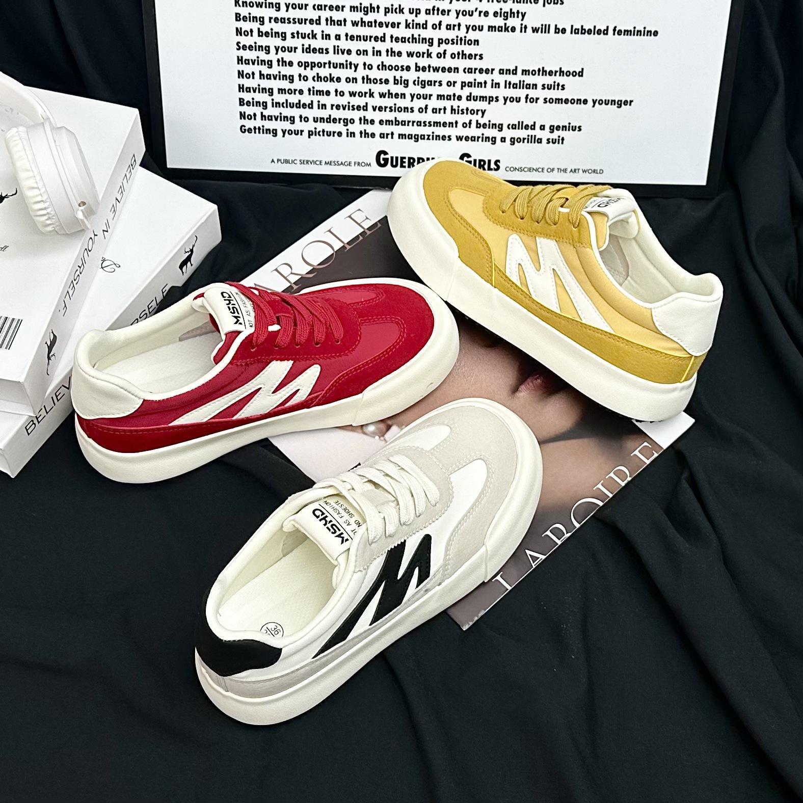 Niche German training shoes women s 2025 spring new soft-soled retro versatile little white shoes flat-soled casual sports women s shoes 40
Niche German training shoes women s 2025 spring new soft-soled retro versatile little white shoes flat-soled casual sports women s shoes 40