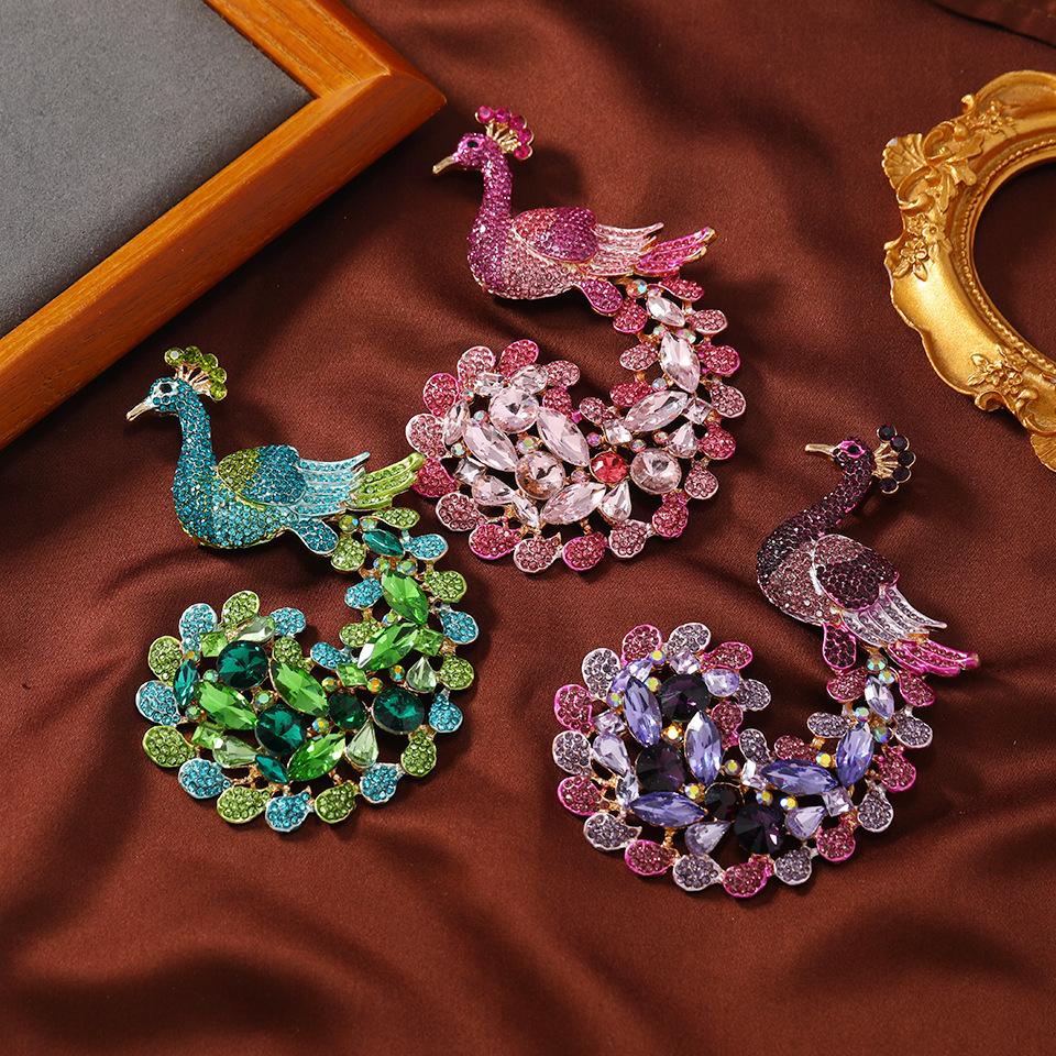 Vintage Luxury Full Crystal Peacock Gorgeous Brooch Badges For Women Men High-end Exaggerated Rhinestone Party Banquet Pin
Vintage Luxury Full Crystal Peacock Gorgeous Brooch Badges For Women Men High-end Exaggerated Rhinestone Party Banquet Pin