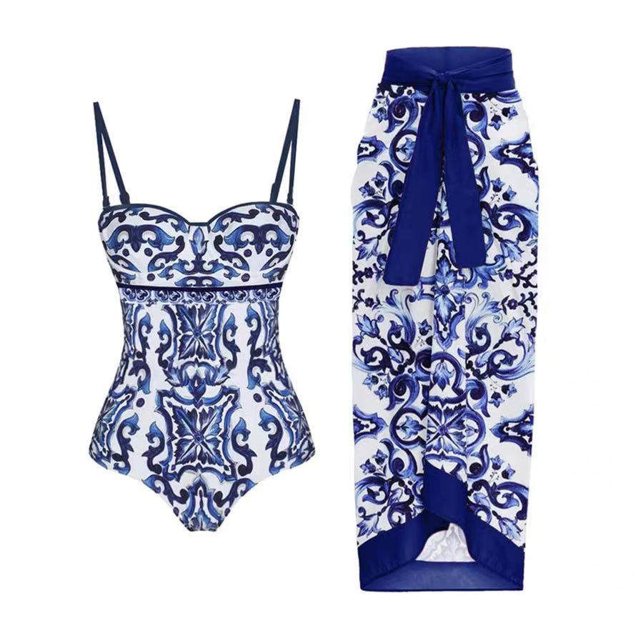 2024 Retro Blue & White Porcelain Print One-Piece Bikini Set for Beach Vacations & Hot Springs One Size
2024 Retro Blue & White Porcelain Print One-Piece Bikini Set for Beach Vacations & Hot Springs One Size