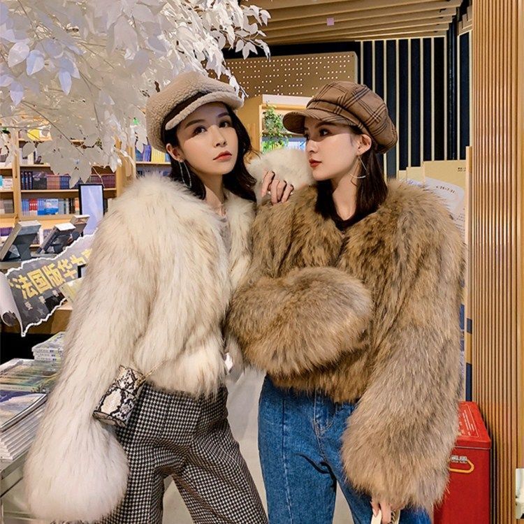 Coat women s new short imitation fox hair imitation raccoon hair horn sleeve fashion thickened fur coat women 3XL
Coat women s new short imitation fox hair imitation raccoon hair horn sleeve fashion thickened fur coat women 3XL