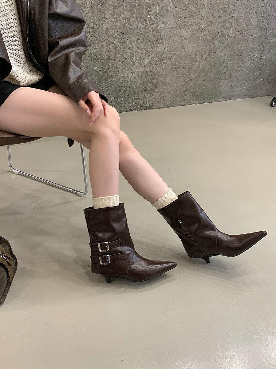 Остроносые коричневые туфли на высоком каблуке, женские ботильоны 2025, новые весенне-осенние одинарные сапоги, ретро, с пряжкой-ремнем, средней высоты, сапоги-трубы для брюк 39 темно-коричневого
Остроносые коричневые туфли на высоком каблуке, женские ботильоны 2025, новые весенне-осенние одинарные сапоги, ретро, с пряжкой-ремнем, средней высоты, сапоги-трубы для брюк 39 темно-коричневого