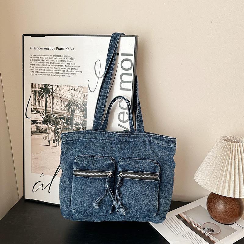 Vintage Washed Denim Shoulder Bag for Women Large Capacity Multi Pocket Korean Style Student Messenger Bag Texture Storage Bags
Vintage Washed Denim Shoulder Bag for Women Large Capacity Multi Pocket Korean Style Student Messenger Bag Texture Storage Bags