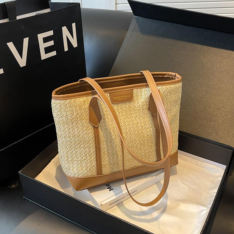 Large capacity splicing hand carry straw bag women s summer fashion casual woven bag seaside beach shoulder tote bag
Large capacity splicing hand carry straw bag women s summer fashion casual woven bag seaside beach shoulder tote bag