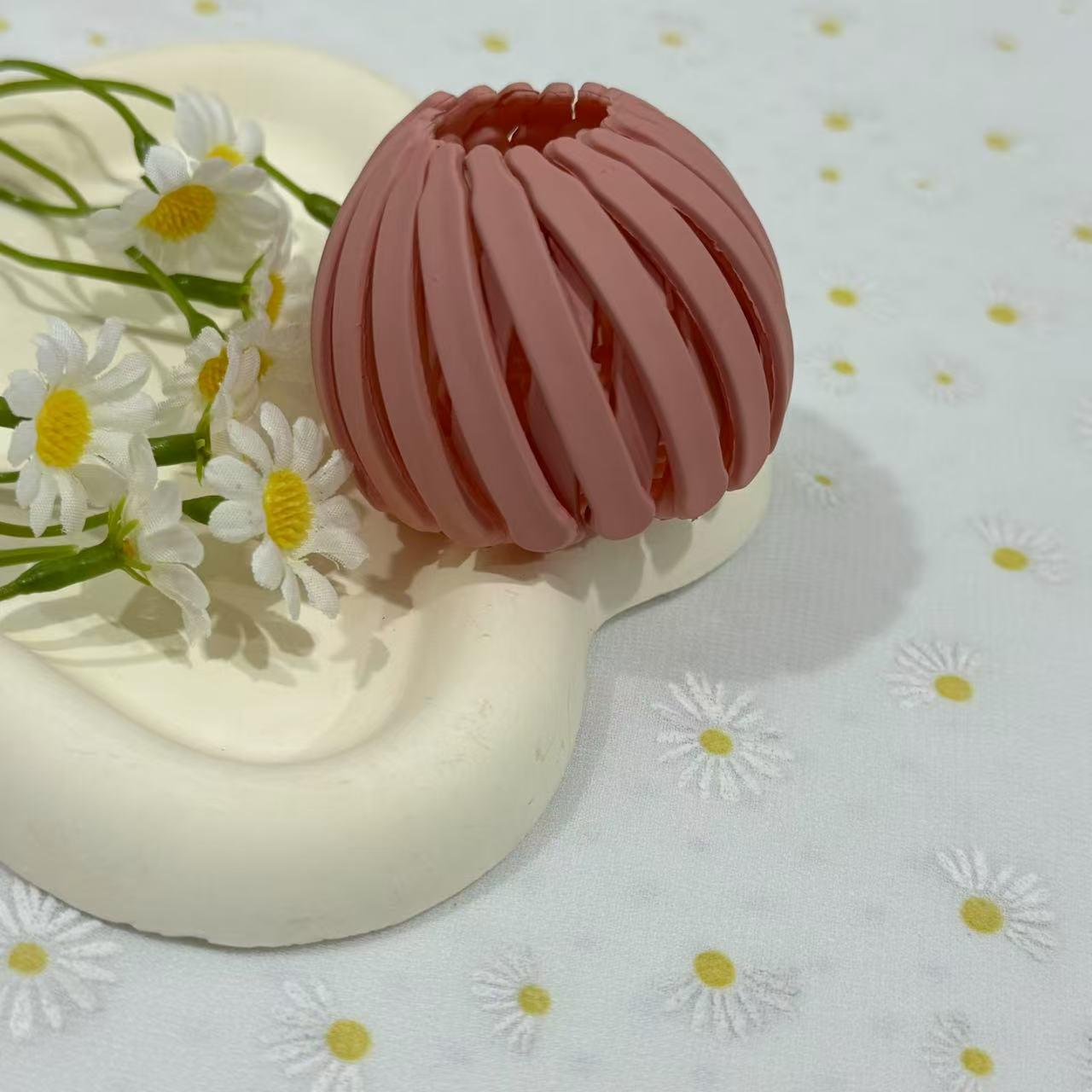 Осенне-зимняя заколка-краб для волос «Птичье гнездо» для низких и высоких хвостов
Осенне-зимняя заколка-краб для волос «Птичье гнездо» для низких и высоких хвостов