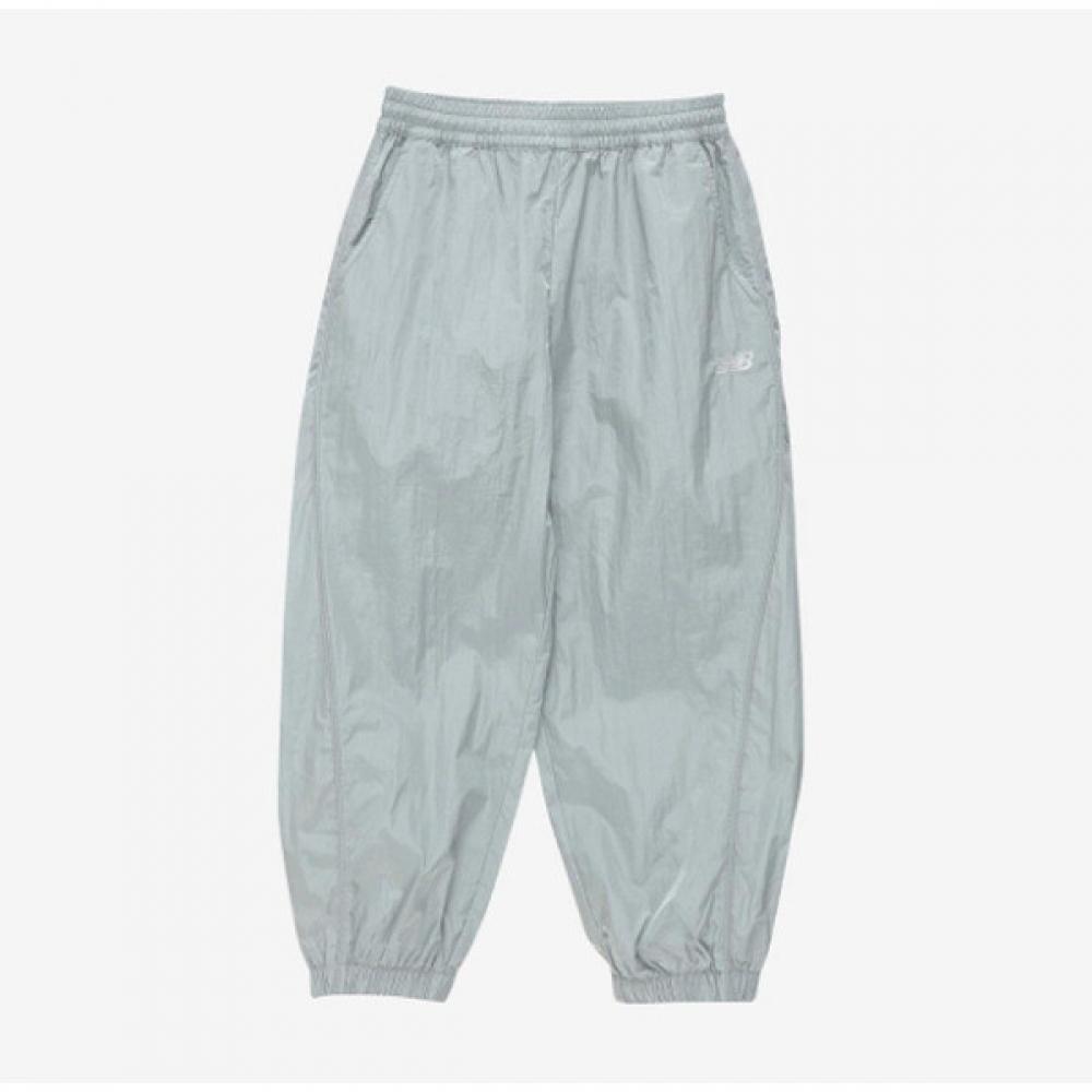 New Balance Kids Light Fabric Parasit Pants B1 Nk9lf2102u 16 19 1.NK9LF2102U 16/120
New Balance Kids Light Fabric Parasit Pants B1 Nk9lf2102u 16 19 1.NK9LF2102U 16/120