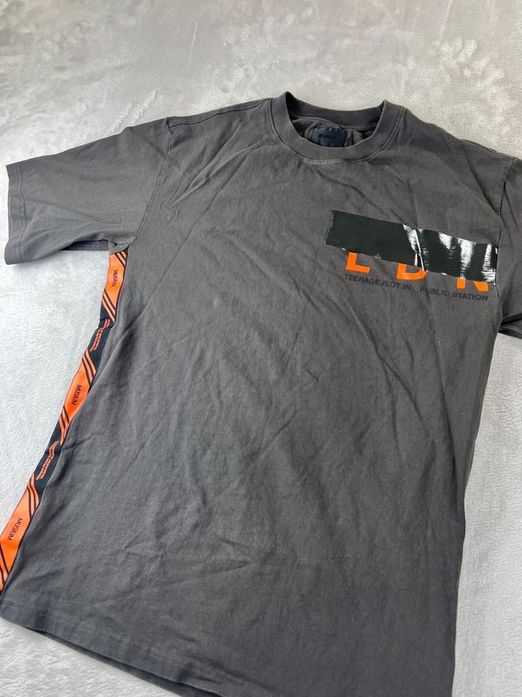 MUSIUM DIV Men#039s Tshirt London Logo graphic short sleeve Men’s 46 M Streetwear Unisex T-Shirt S
MUSIUM DIV Men#039s Tshirt London Logo graphic short sleeve Men’s 46 M Streetwear Unisex T-Shirt S