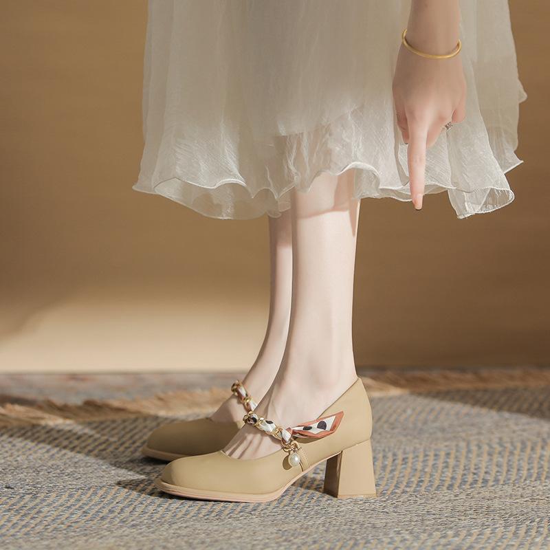 Single shoes women s shoes are not tired in summer, small single shoes 6CM high thick heel metal chain ribbon single shoes single shoes women 39 хакі
Single shoes women s shoes are not tired in summer, small single shoes 6CM high thick heel metal chain ribbon single shoes single shoes women 39 хакі