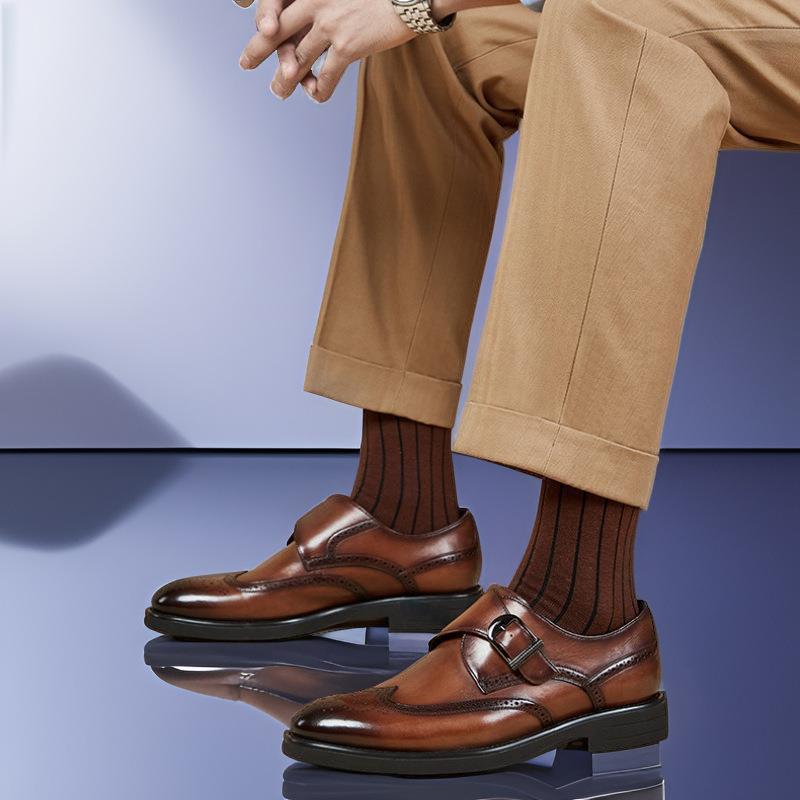 2025 autumn new engraved Brock British Korean version business dress leather shoes men s versatile groom wedding shoes 44
2025 autumn new engraved Brock British Korean version business dress leather shoes men s versatile groom wedding shoes 44