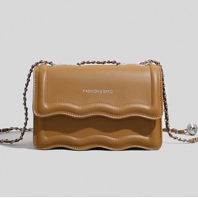 Korean niche women s bag new solid color simple fashion versatile exquisite chain bag shoulder crossbody small square bag коричневий
Korean niche women s bag new solid color simple fashion versatile exquisite chain bag shoulder crossbody small square bag коричневий