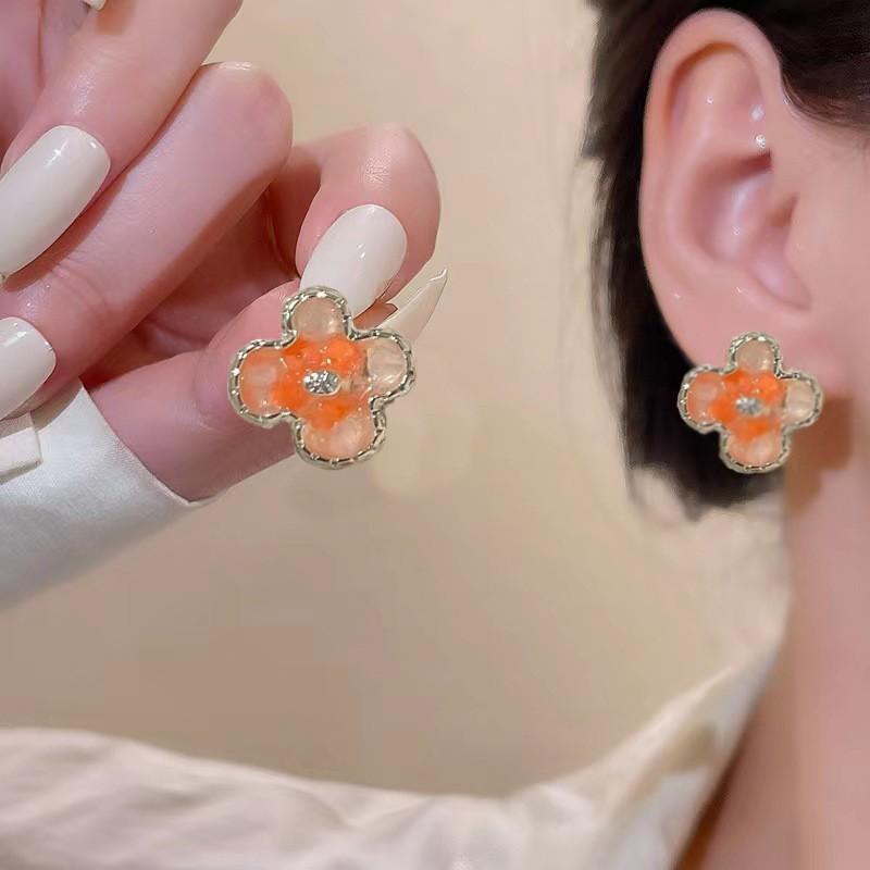 Haze Blue Crystal Stud Earrings Women S Fresh, Small And Exquisite Design Earrings Winter Light Luxury Earrings
Haze Blue Crystal Stud Earrings Women S Fresh, Small And Exquisite Design Earrings Winter Light Luxury Earrings