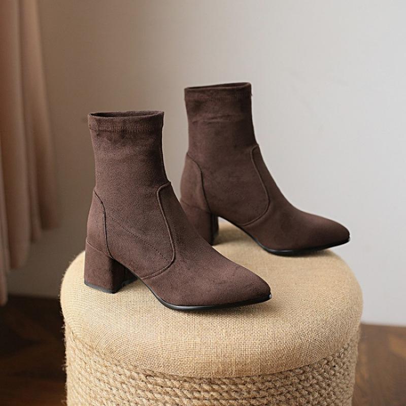 Весенне-осенние новые модные ботильоны с острым носком, женские нескользящие ботильоны-чулки, удобные и модные ботильоны на среднем каблуке и квадратном каблуке, европейский а 33 темно-коричневого
Весенне-осенние новые модные ботильоны с острым носком, женские нескользящие ботильоны-чулки, удобные и модные ботильоны на среднем каблуке и квадратном каблуке, европейский а 33 темно-коричневого