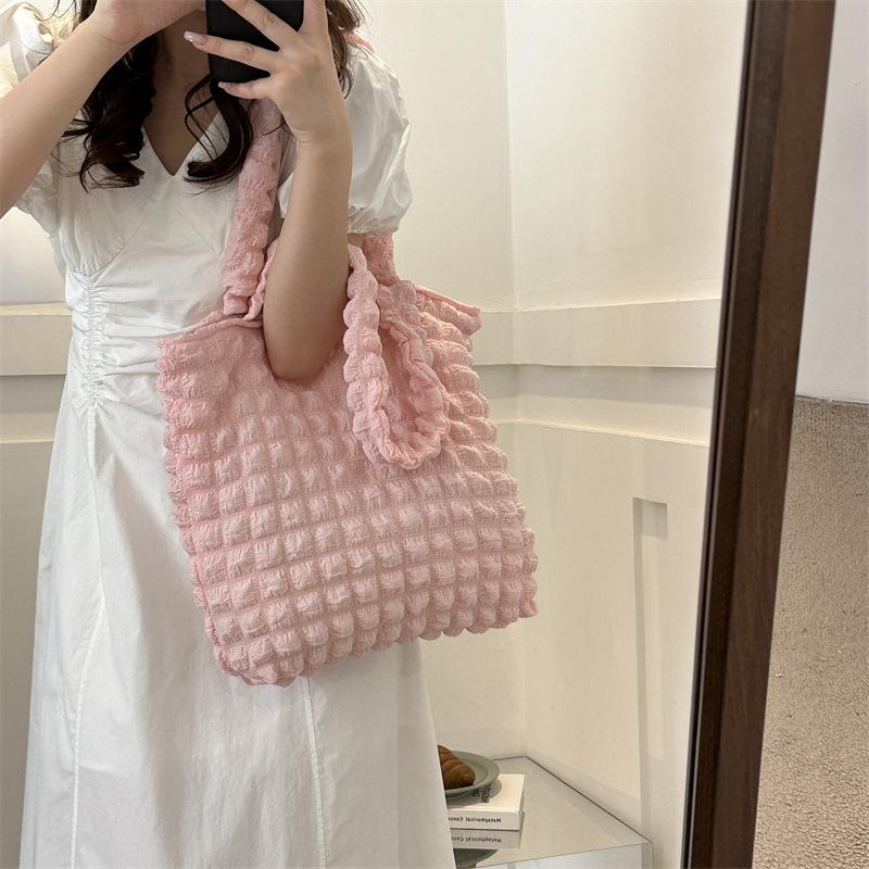 Cloud Bubble Shoulder Bag Women s Large Capacity Folded Bag Summer New Underarm Bag Casual Handbag
Cloud Bubble Shoulder Bag Women s Large Capacity Folded Bag Summer New Underarm Bag Casual Handbag