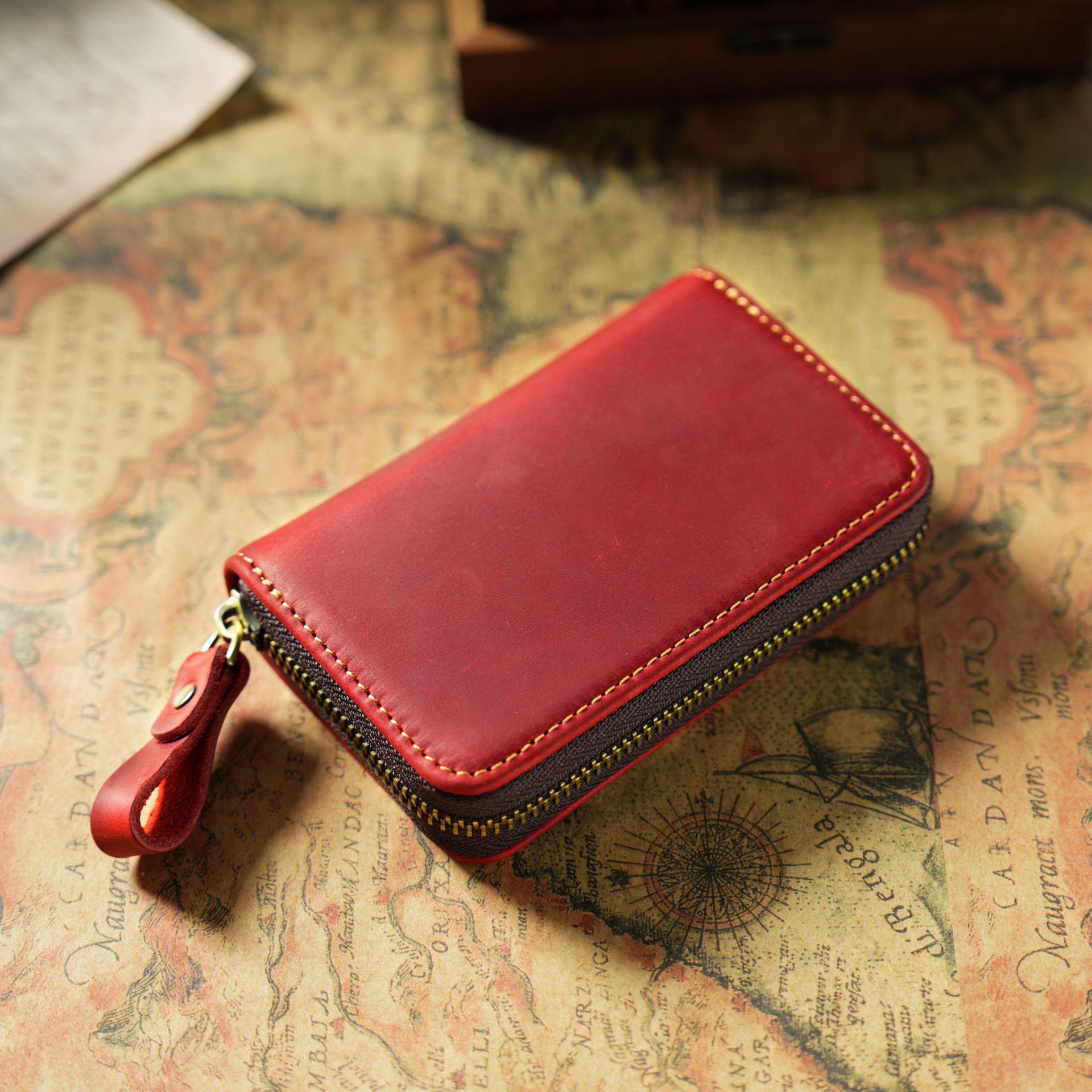 Crazy Horse Leather Car Key Holder with Zipper and Hook - Portable, Anti-Lost, Top Layer Cowhide.
Crazy Horse Leather Car Key Holder with Zipper and Hook - Portable, Anti-Lost, Top Layer Cowhide.