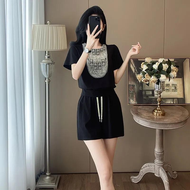 Womens Ethnic Embroidery Short Sleeve T-Shirt and Drawstring Shorts Two-Piece Set S чёрный
Womens Ethnic Embroidery Short Sleeve T-Shirt and Drawstring Shorts Two-Piece Set S чёрный