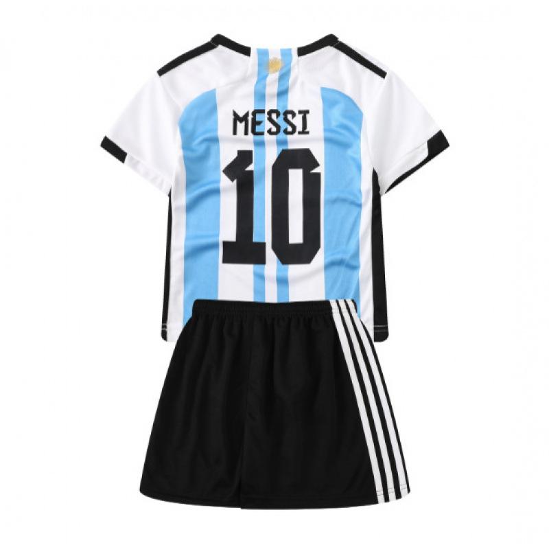 2 Real Madrid Riyadro jersey 252 Barcelona Manchester City C Ronaldo children s football jersey set jersey 18 yards (105-115)
2 Real Madrid Riyadro jersey 252 Barcelona Manchester City C Ronaldo children s football jersey set jersey 18 yards (105-115)