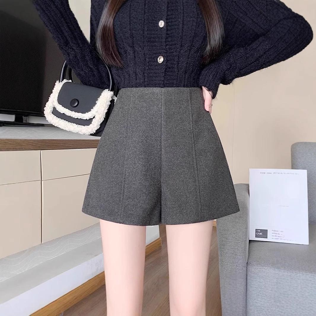 Women s Gray Woolen High-Waist A-line Shorts for Autumn & Winter - 2024 Casual Wide-Leg Pants with Boots XS
Women s Gray Woolen High-Waist A-line Shorts for Autumn & Winter - 2024 Casual Wide-Leg Pants with Boots XS