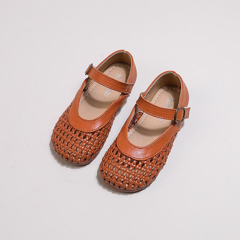 Girls woven small leather shoes summer new product, Korean grandma shoes, children s hollowed out casual toe sandals 24
Girls woven small leather shoes summer new product, Korean grandma shoes, children s hollowed out casual toe sandals 24