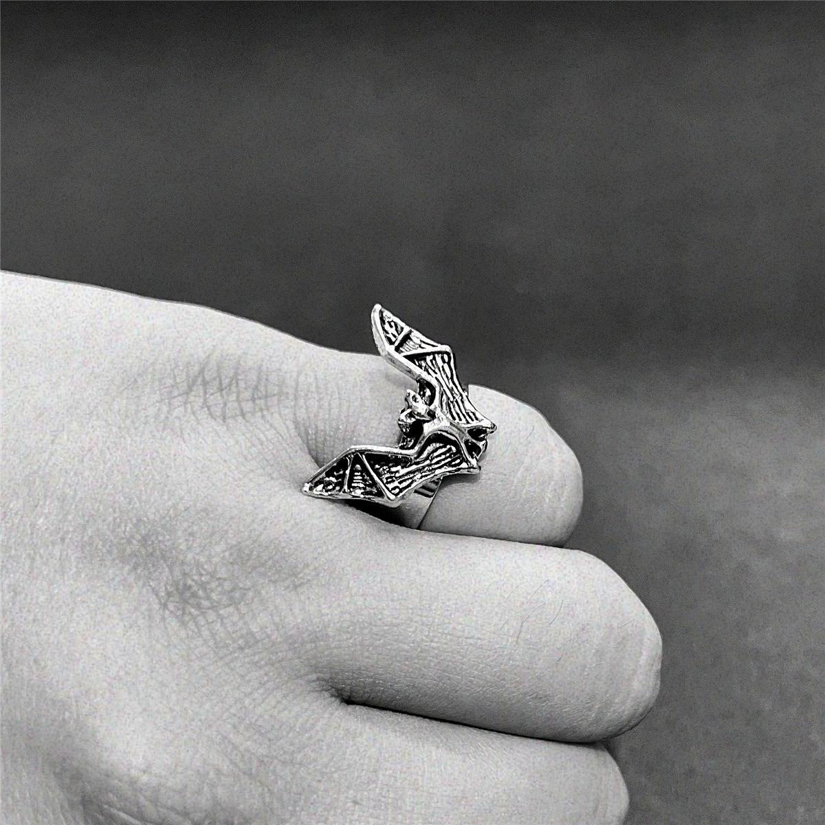 Personality Punk Darkness Ancient Silver Stereo Bat Moth Heart-shaped Devil Eye Opening Rings for Women Halloween Jewelry Gift resizable
Personality Punk Darkness Ancient Silver Stereo Bat Moth Heart-shaped Devil Eye Opening Rings for Women Halloween Jewelry Gift resizable