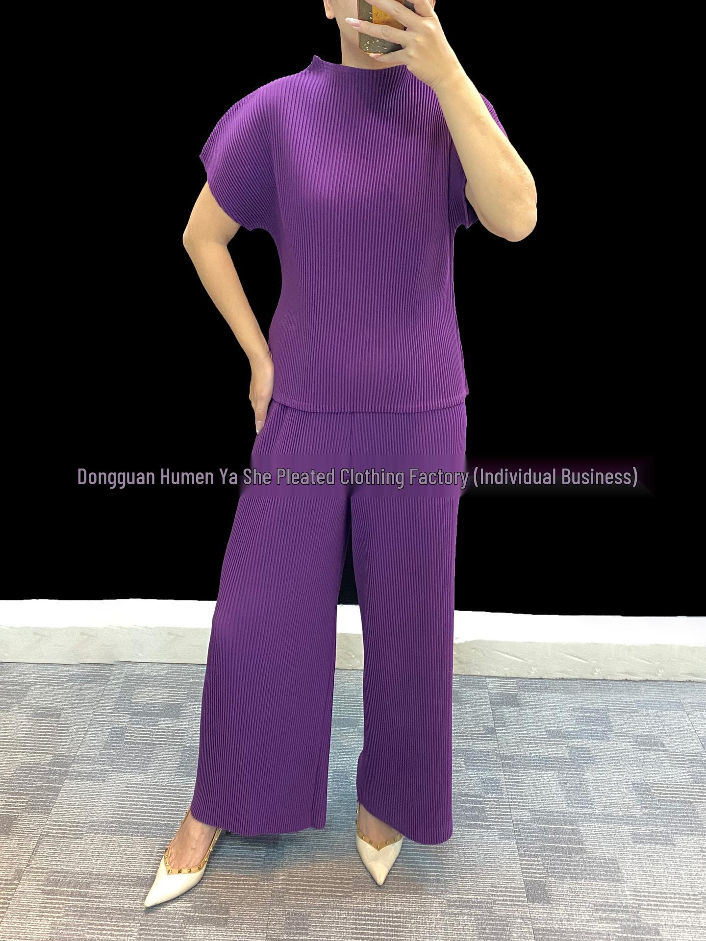 Miyake Pleats Two-Piece Spring 2026: Thick Toothpick Pleat Short Sleeve Top & Wide-Leg Pants Set One Size
Miyake Pleats Two-Piece Spring 2026: Thick Toothpick Pleat Short Sleeve Top & Wide-Leg Pants Set One Size