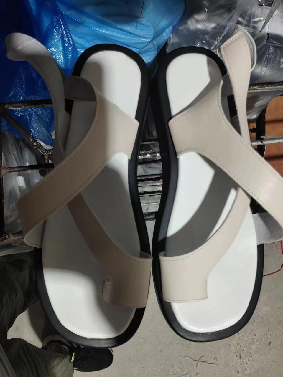 Fashion Sandals for women 2025 new large toe polyurethane thick sole casual Roman style buckle strap women s sandals 36
Fashion Sandals for women 2025 new large toe polyurethane thick sole casual Roman style buckle strap women s sandals 36