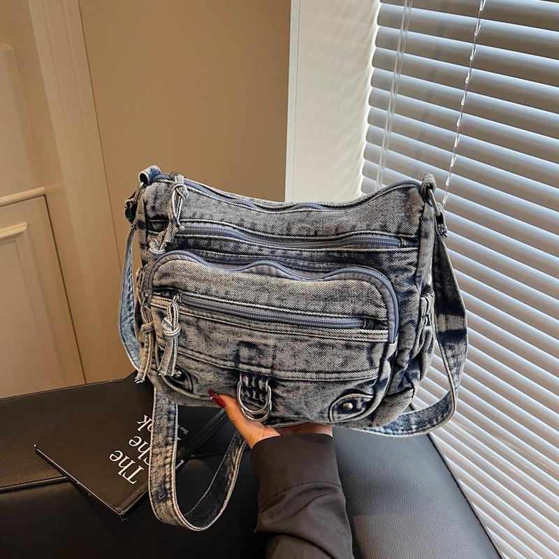 Ретро сумка-мессенджер из вываренного денима, новый нишевый дизайн, многокарманный женский рюкзак, модная повседневная наплечная сумка синий
Ретро сумка-мессенджер из вываренного денима, новый нишевый дизайн, многокарманный женский рюкзак, модная повседневная наплечная сумка синий