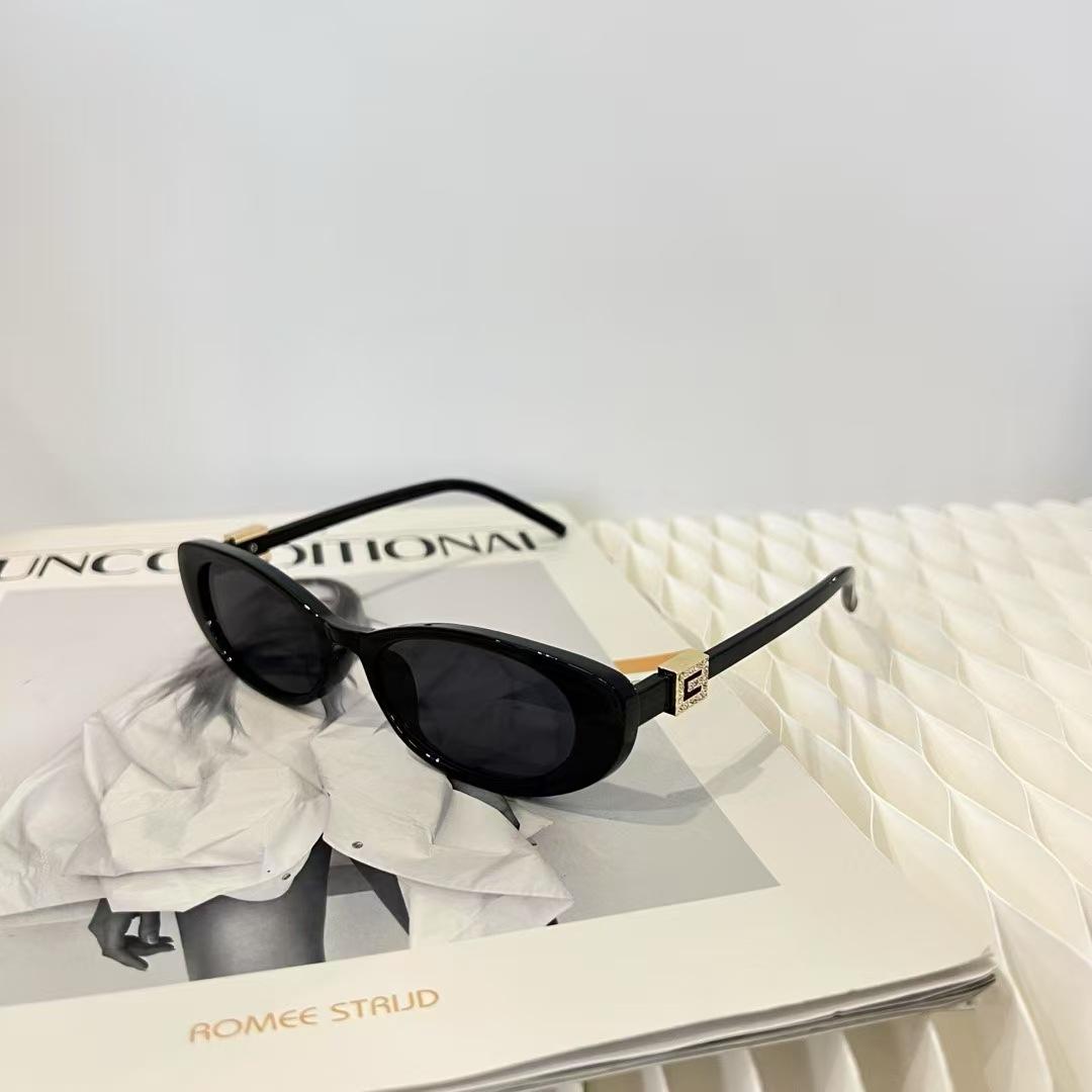 Euro-American Style Sunglasses Women Oval-shaped Shape UV Shielding Men Sunglass Hiking Travel Use Sun Glasses for Women
Euro-American Style Sunglasses Women Oval-shaped Shape UV Shielding Men Sunglass Hiking Travel Use Sun Glasses for Women