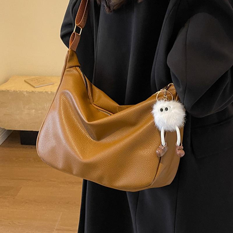 2025 new women s bag ins style fashion small square bag casual texture shoulder bag temperament versatile messenger bag
2025 new women s bag ins style fashion small square bag casual texture shoulder bag temperament versatile messenger bag