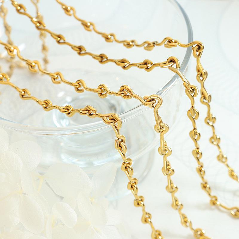 European/American Gold-tone Statement Necklace & Non-fading Metal Hook-splice Bracelet Set
European/American Gold-tone Statement Necklace & Non-fading Metal Hook-splice Bracelet Set