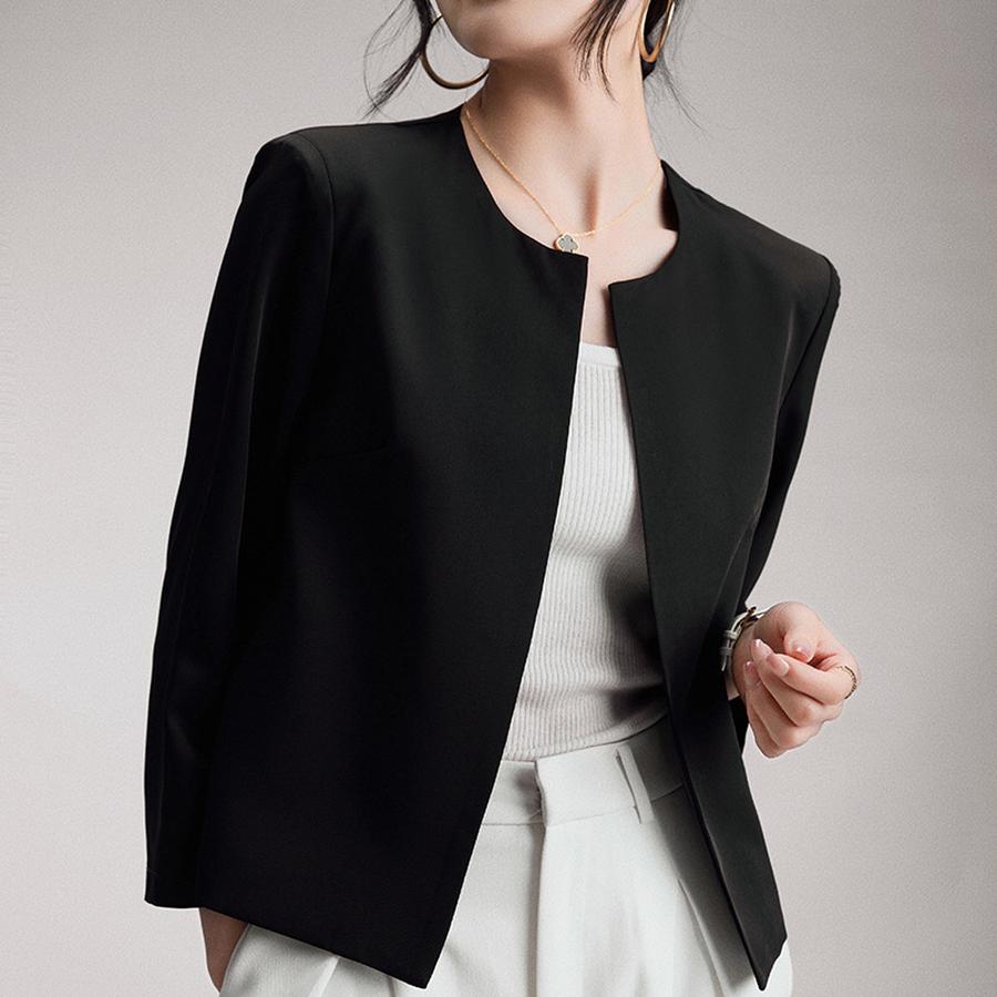 Simple Crew Neck Long Sleeve Solid Color Coat Women Autumn Winter New Style Loose Fit Shirt Jacket L чёрный
Simple Crew Neck Long Sleeve Solid Color Coat Women Autumn Winter New Style Loose Fit Shirt Jacket L чёрный