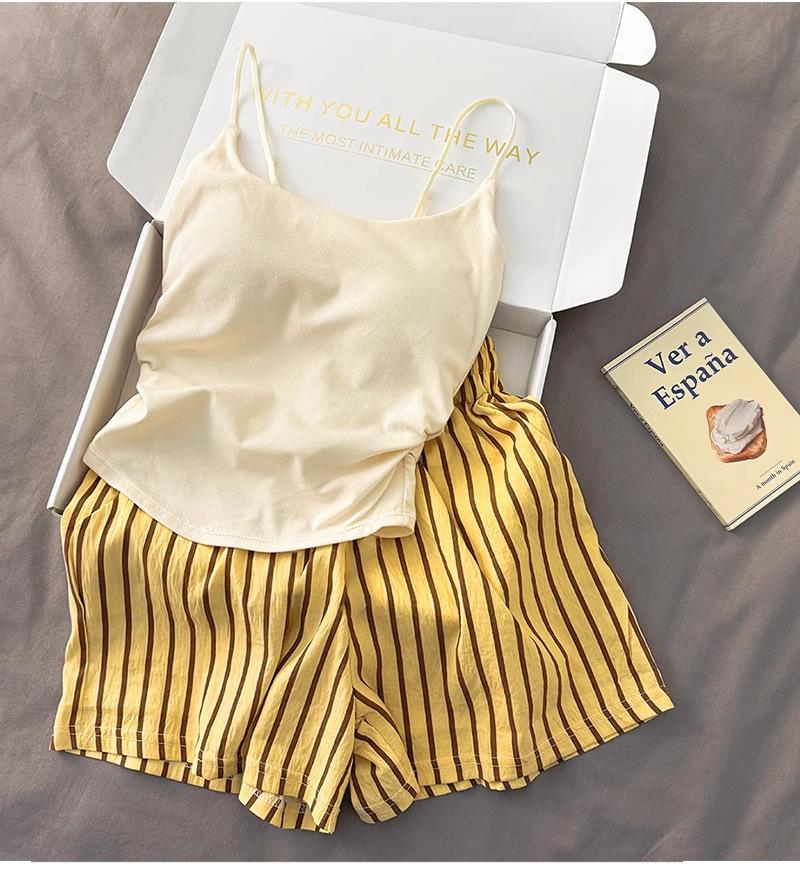 Women s Padded Camisole Pajama Set, Outerwear Shorts & Vest, Thin Two-Piece, Imitation Cotton, Pure Cotton Homewear. XL-2XL
Women s Padded Camisole Pajama Set, Outerwear Shorts & Vest, Thin Two-Piece, Imitation Cotton, Pure Cotton Homewear. XL-2XL