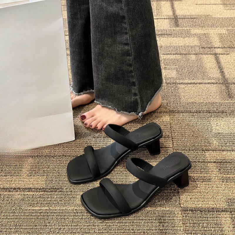 Туфли на толстом каблуке Шлепанцы на одно плечо Новые босоножки на высоком каблуке 35 чёрный
Туфли на толстом каблуке Шлепанцы на одно плечо Новые босоножки на высоком каблуке 35 чёрный