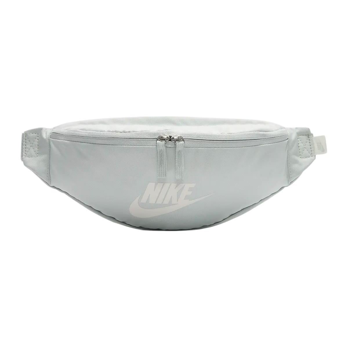 New Nike Heritage 3L Waist Bag Light Silver/Light Silver/Phantom DB0490-034 40.1*8.9*14.0CM
New Nike Heritage 3L Waist Bag Light Silver/Light Silver/Phantom DB0490-034 40.1*8.9*14.0CM