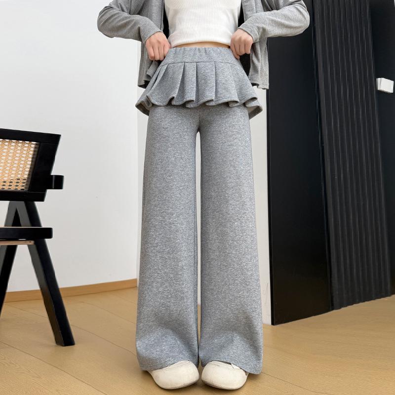 Women s High Waist Pleated Skirt Harem Pants - Slimming, Wide Leg, Casual Spring/Autumn Wear Small
Women s High Waist Pleated Skirt Harem Pants - Slimming, Wide Leg, Casual Spring/Autumn Wear Small