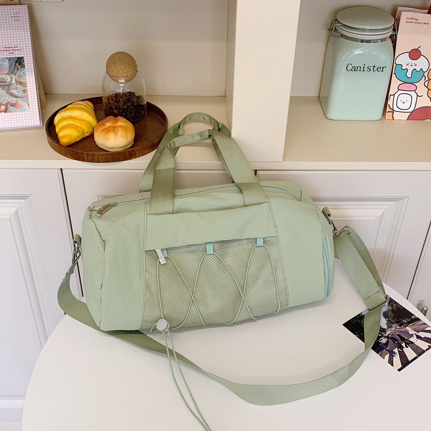 Korean version of casual portable pillow bag women s 2025 new simple canvas travel bag large capacity shoulder messenger bag зелений
Korean version of casual portable pillow bag women s 2025 new simple canvas travel bag large capacity shoulder messenger bag зелений