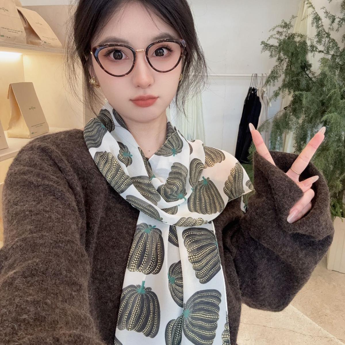 Spring And Summer Long Silk Scarf Women S Versatile Headscarf Scarf Thin Multi-Functional Decorative Silk Scarf 190cm
Spring And Summer Long Silk Scarf Women S Versatile Headscarf Scarf Thin Multi-Functional Decorative Silk Scarf 190cm