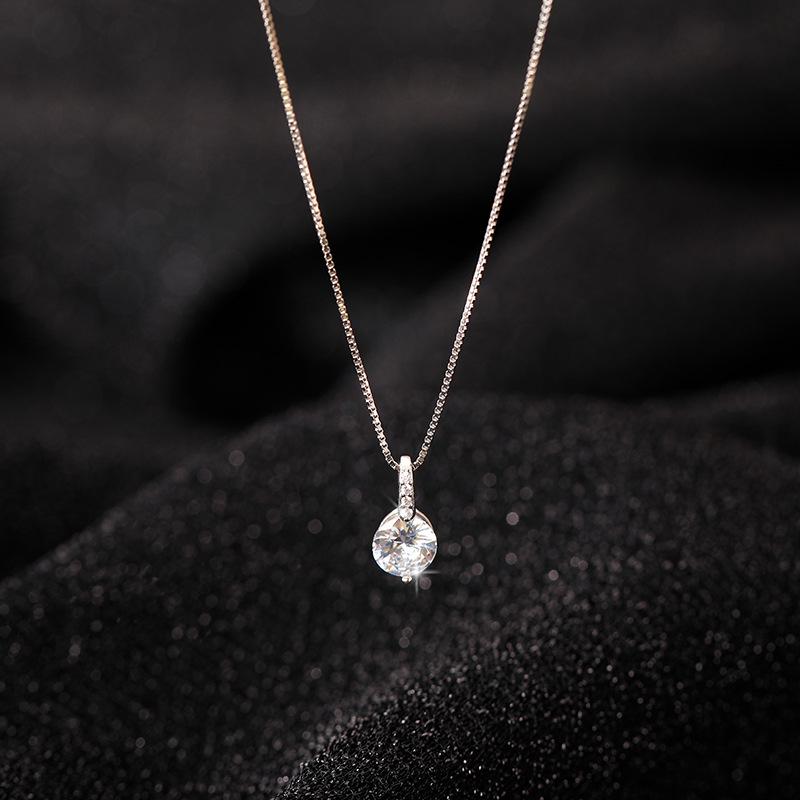 Exquisite 925 Sterling Silver Simulated Diamond Clavicle Pendant Necklace for Women - 2022 Light Luxury 925 Silver
Exquisite 925 Sterling Silver Simulated Diamond Clavicle Pendant Necklace for Women - 2022 Light Luxury 925 Silver
