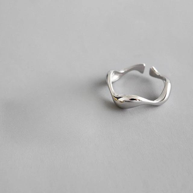 Irregularity Wavy Geometric Line Couple Rings for Women Men Temperament Classic Gold Color Stainless Steel Finger Jewelry Gift resizable серебряный
Irregularity Wavy Geometric Line Couple Rings for Women Men Temperament Classic Gold Color Stainless Steel Finger Jewelry Gift resizable серебряный