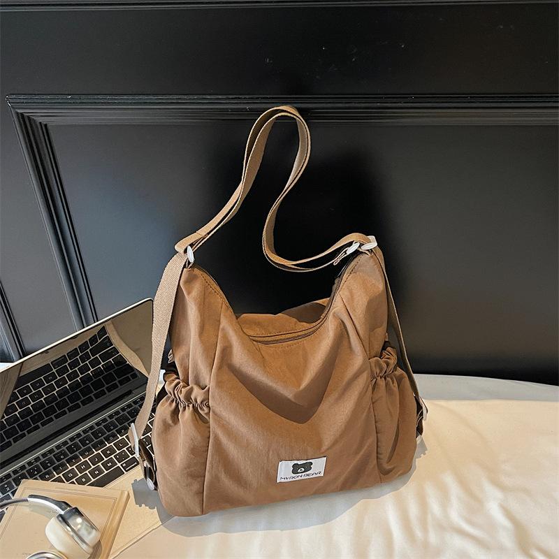 Large-capacity student commuter canvas bag 2025 autumn new simple underarm bag tooling canvas shoulder messenger bag коричневый
Large-capacity student commuter canvas bag 2025 autumn new simple underarm bag tooling canvas shoulder messenger bag коричневый